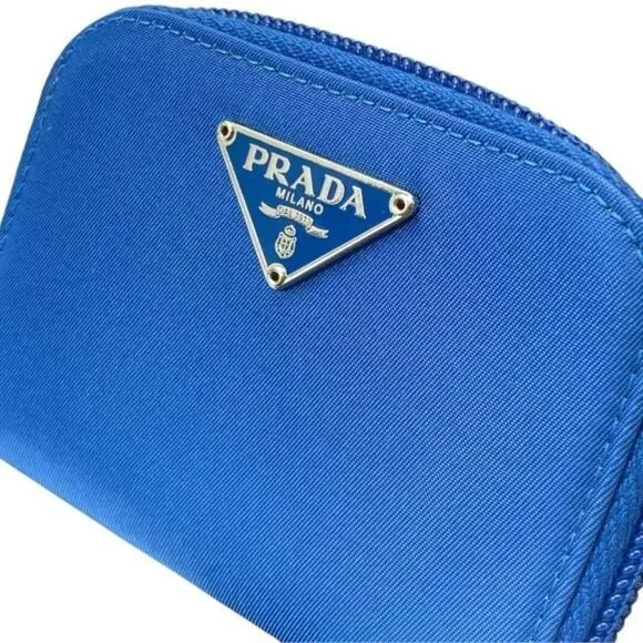 Prada 6-link Key Case Compact Round Zipper With Triangle Logo Nylon Blue - Picture 7 of 9